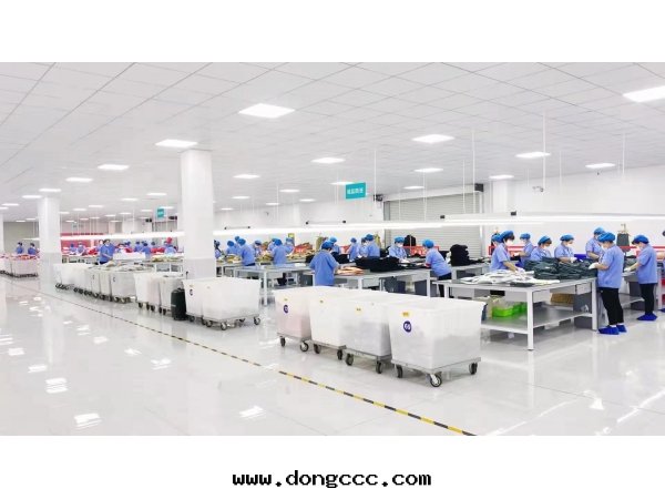 工程照明(míng)无塵(chén)車間(jiān)側發(fà)光(guāng)LED平闆燈(dēng)案(àn)例