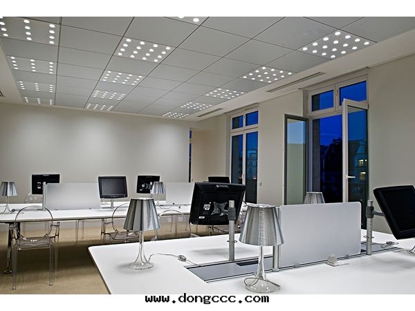 辦(bàn)公(gōng)室LED辦(bàn)公(gōng)照明(míng)